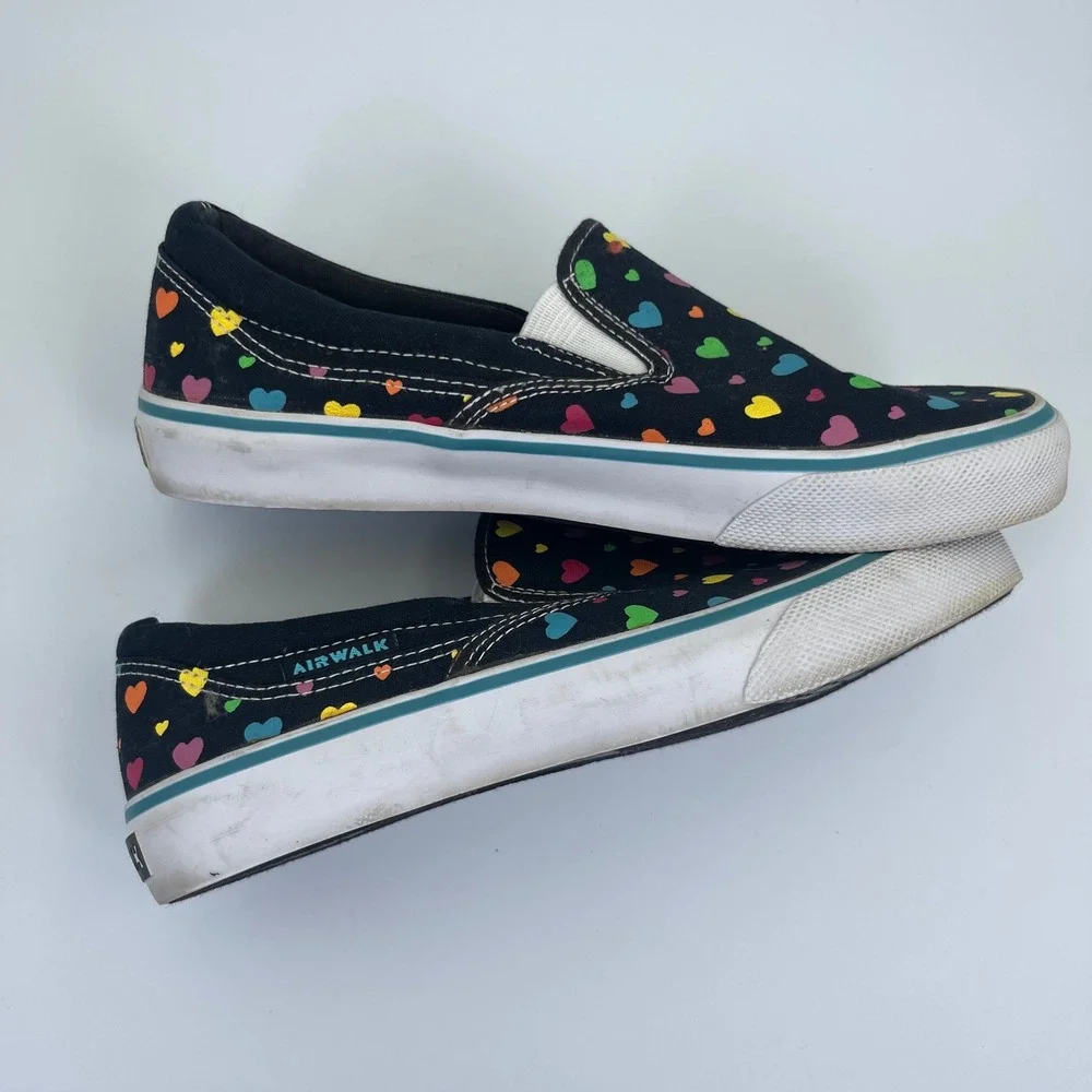 Airwalk Womens 7.5 Slip On Sneakers Black Multicolor Heart Print‎ Casual Shoes